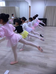 2月9日イオンカルチャークラブ葛西店「ストロベリークラス」（3~6才バレエ・歌・読み聞かせお話しづくり）