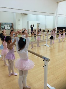 2月13日イオンカルチャークラブ東雲店「ストロベリーBクラス」（3～6才バレエ・歌・読み聞かせ・お話しづくり）