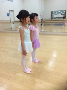 2月20日イオンカルチャークラブ東雲店「ストロベリーAクラス」（3～6才バレエ・歌・読み聞かせ・お話しづくり）