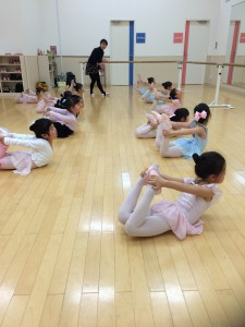 3月6日イオンカルチャークラブ東雲店「ストロベリーBクラス」（3～6才バレエ・歌・読み聞かせ・お話しづくり）