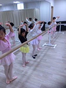 3月9日イオンカルチャークラブ葛西店「ストロベリークラス」（3~6才バレエ・歌・読み聞かせお話しづくり）