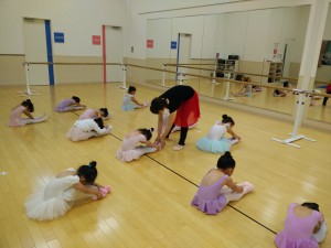 5月15日（月）イオンカルチャークラブ東雲店　ストロベリーBクラス（3才～6才　バレエ、歌、読み聞かせ、お話しづくり）