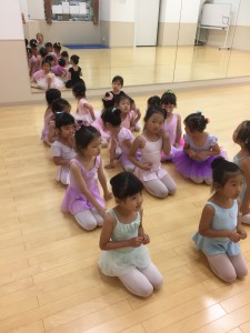 6月5日（月）イオンカルチャークラブ東雲店　ストロベリーAクラス（3才～6才バレエ、歌、読み聞かせ、お話しづくり）