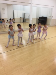 6月5日（月）イオンカルチャークラブ東雲店　ストロベリーBクラス（3才～6才　バレエ、歌、読み聞かせ、お話しづくり）